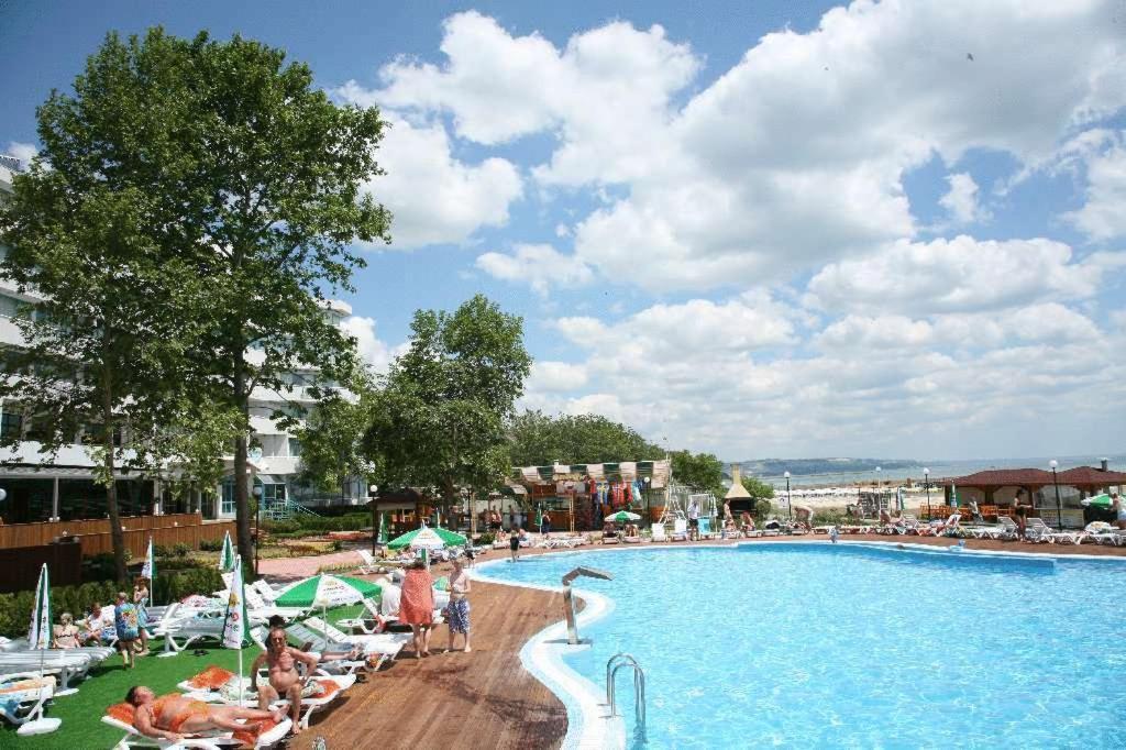 Hotel Arabella Beach Албена Экстерьер фото