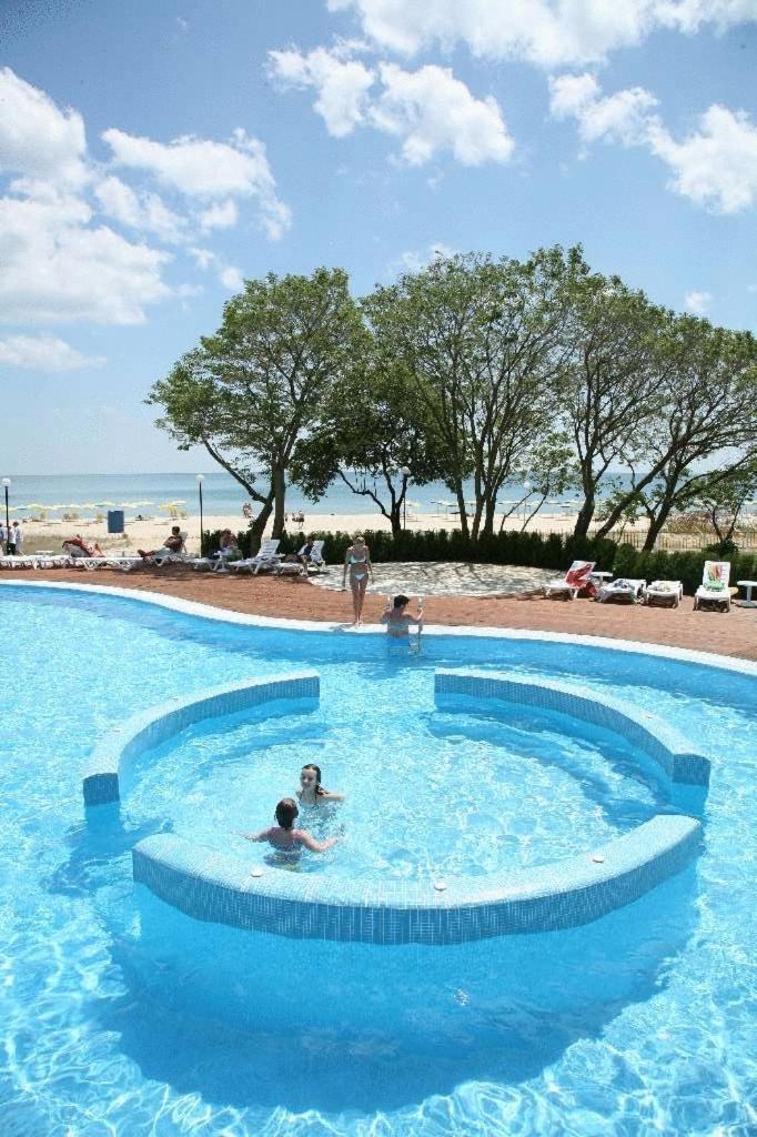 Hotel Arabella Beach Албена Экстерьер фото